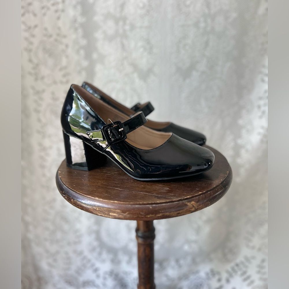 Torrid Black Patent Mary Jane Heels Size 8WW Square Toe Chunky Heel
